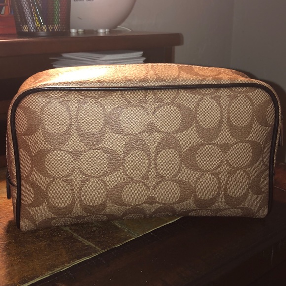 Coach pouch - Picture 3 of 3